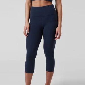 Athleta Navy Elation Capri Leggings, Size Large